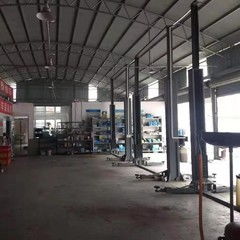 南陽市工業南路皓運汽修廠